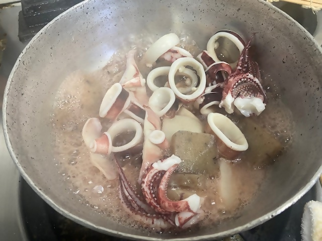 ④具材を煮る