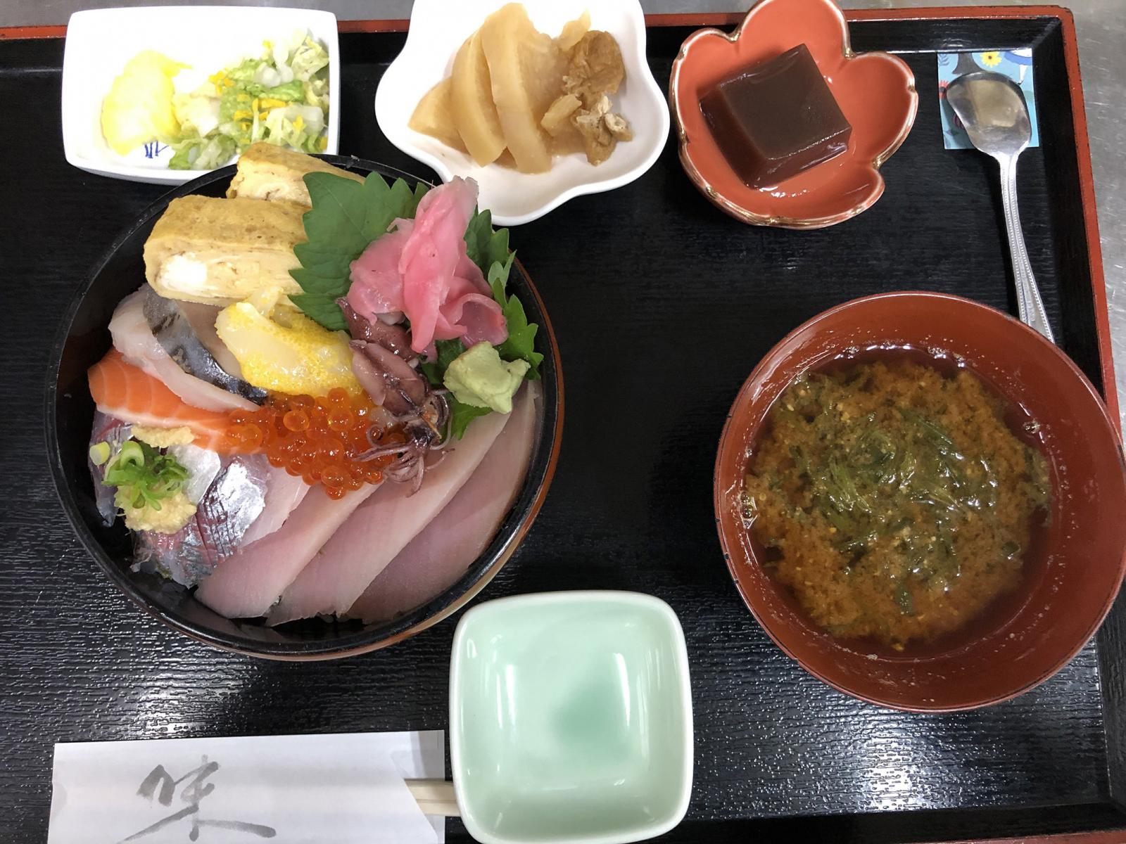 海鮮丼