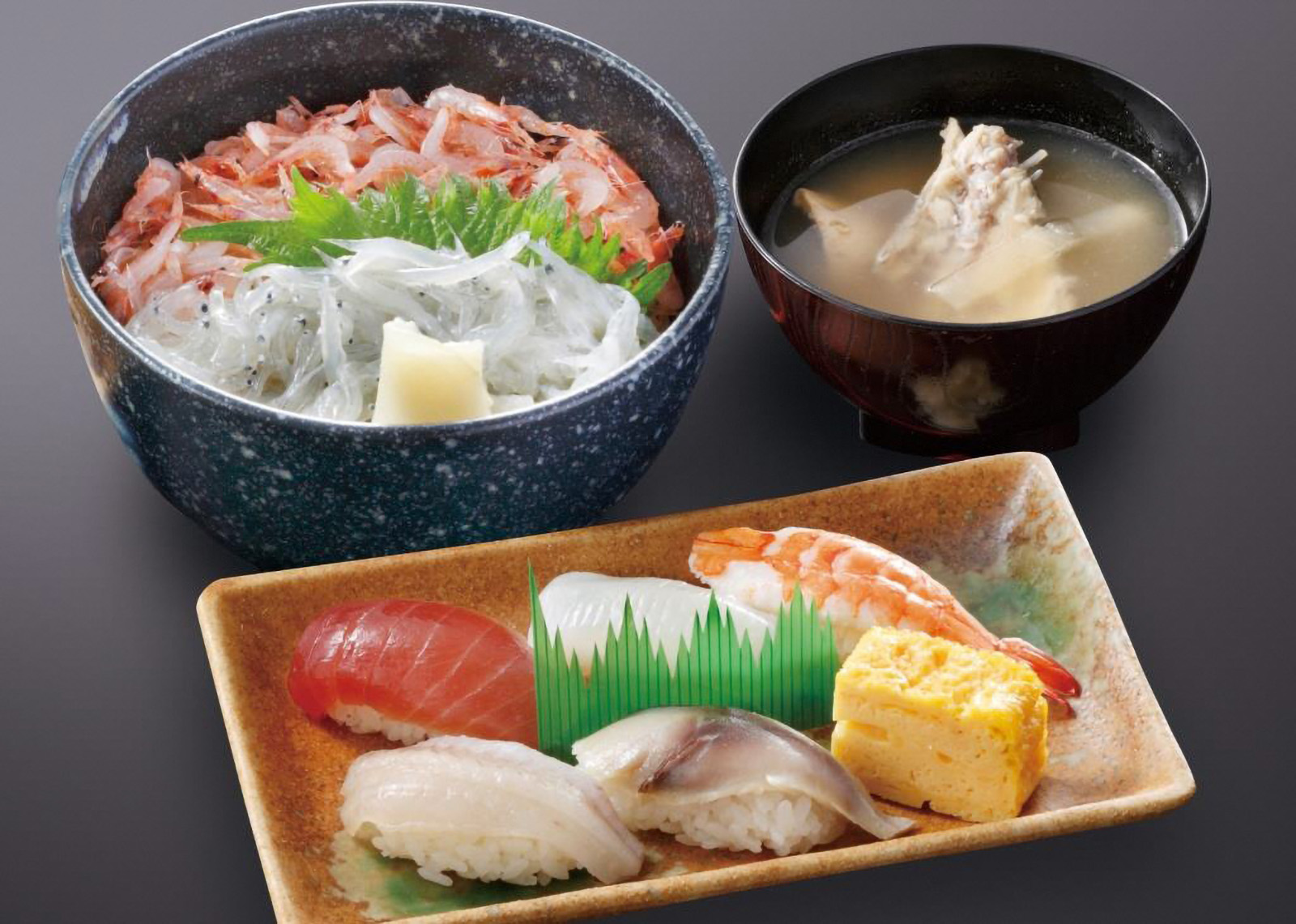 握りと桜えび・しらす丼