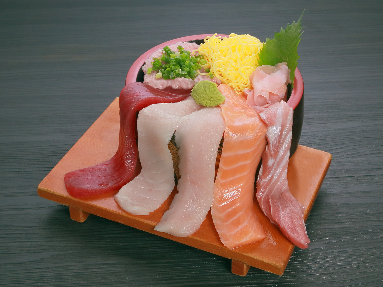 豪快!はみだし丼